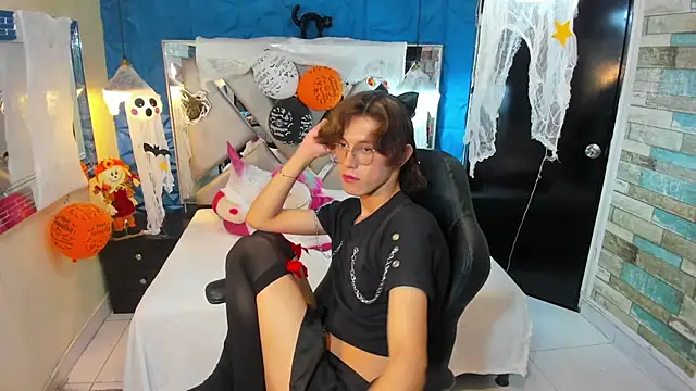 Jav_Frank live cam on StripChat