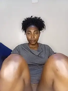 holipot78 live cam on StripChat