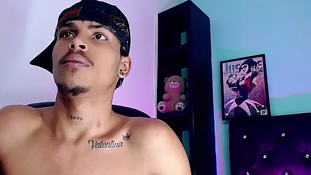 Angel_foxc13 on Stripchat