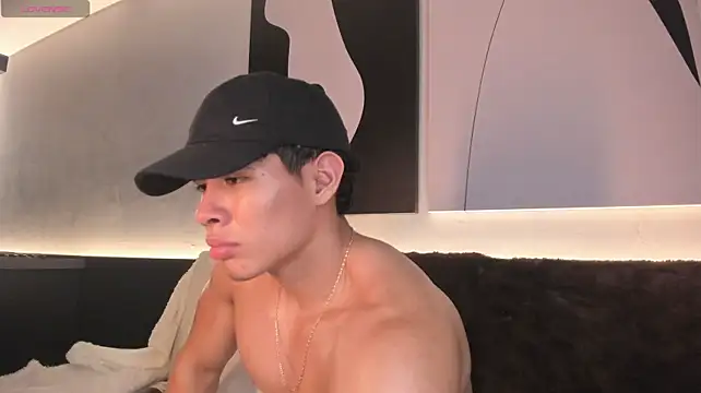 GrayAndrews live cam on StripChat