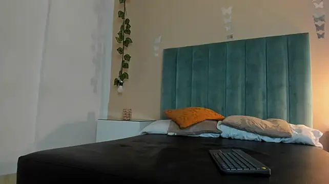 ixxus_raven (M twink) - cum rain