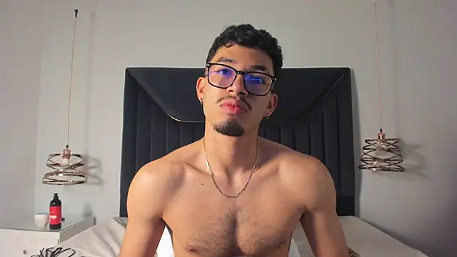 Jaxon_Carter live cam on StripChat