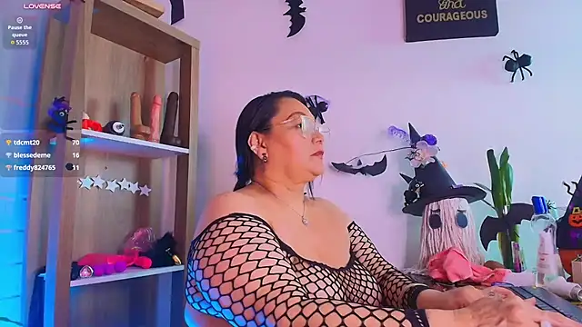 EllenaBoobs_
