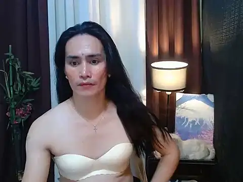 HornyKerujieTrans live cam on StripChat