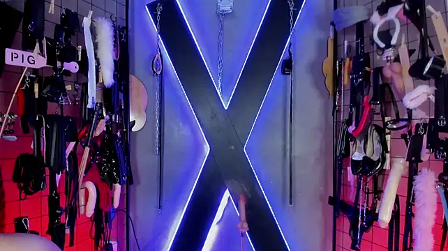 Iris_Cinthia_BDSM
