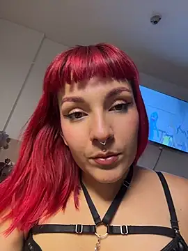 Amelie-RedHoney