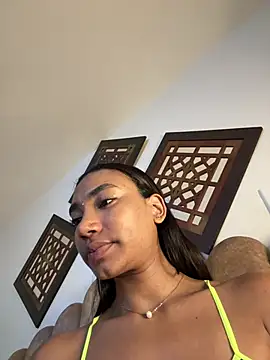 Mia-Lorette live cam on StripChat
