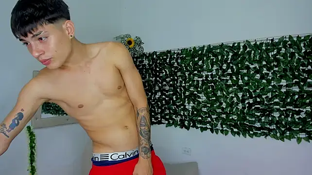 the_beby_guy (M twink) - show dick