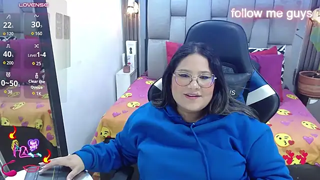 evelin_zaens live cam on StripChat