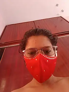 thanusi_2 live cam on StripChat