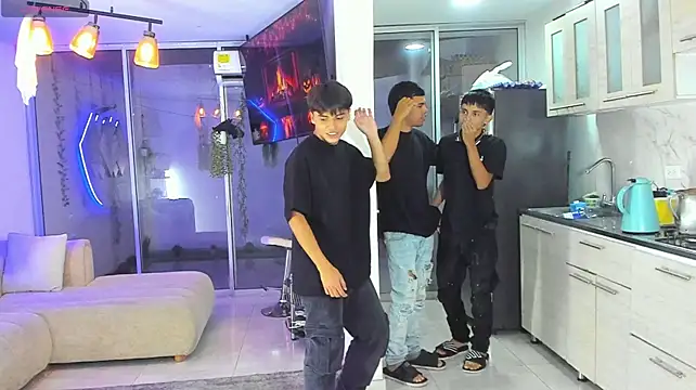 Houseofwarrios webcam