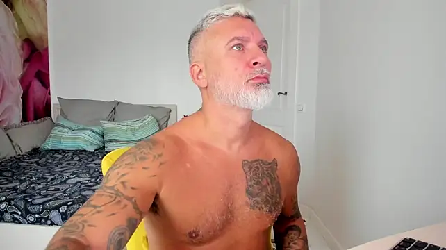BlowMyXXL on Stripchat