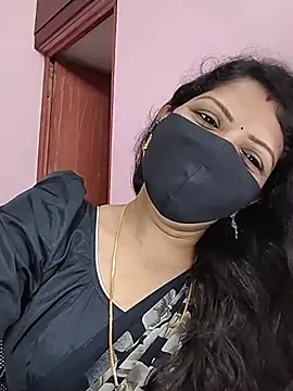 Kayalvizhi143 live cam on StripChat