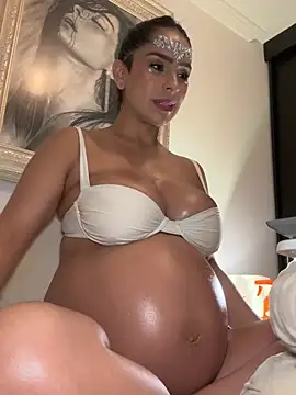 Mau_White live cam on StripChat