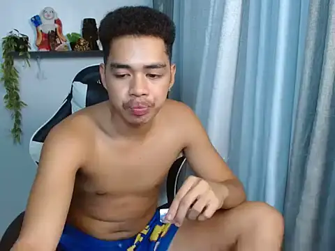 curlyasian_njxx