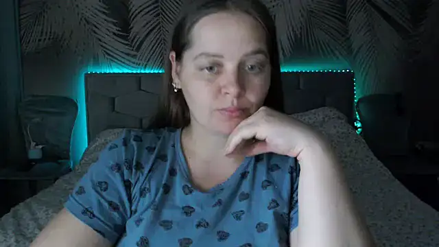 uliastar live cam on StripChat