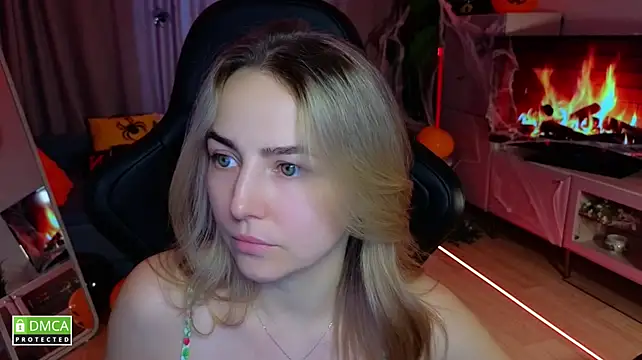 Mira_Mermayd live cam on StripChat