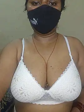 MISS-LOVEV live cam on StripChat
