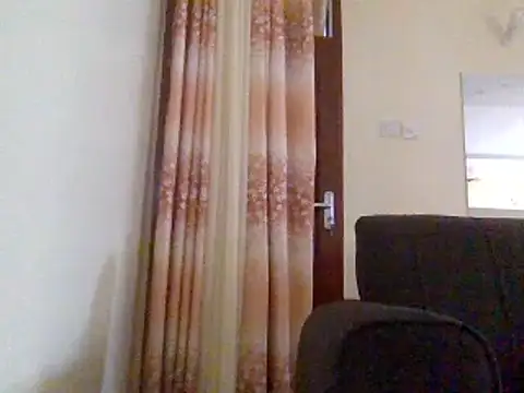 chicky_queen live cam on StripChat