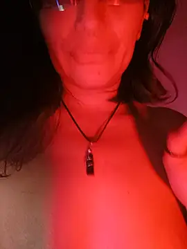 LucyCherry69 live cam on StripChat