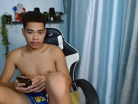 curlyasian_njxx