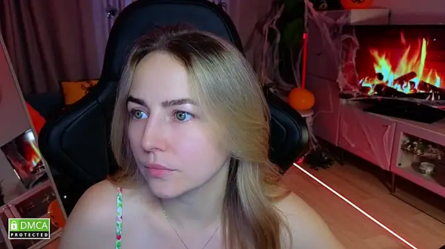 Mira_Mermayd live cam on StripChat