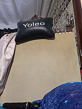 kylie_blck (F young) - Facesitting cam+1Pic