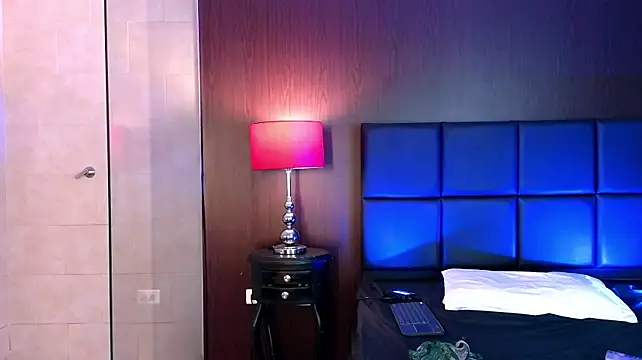 MadiisonRosse live cam on StripChat
