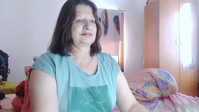 ExtasyMature live cam on StripChat