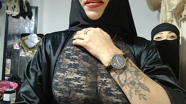 nadia__abaud live cam on StripChat