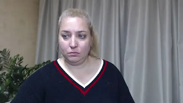 sweetpussy13 live cam on StripChat