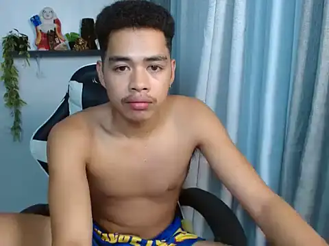 curlyasian_njxx