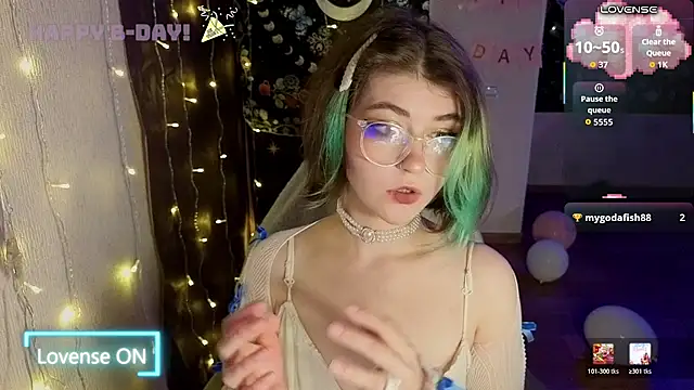 Miko_Meow live cam on StripChat