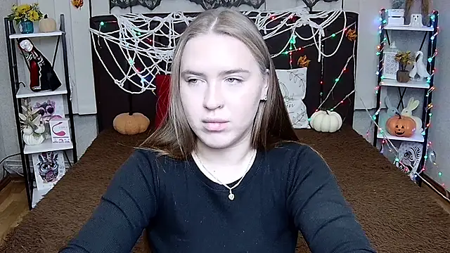 LauraHlot