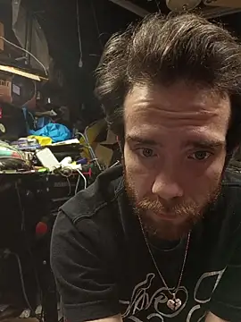 WhiteBoyyAhFreak913 webcam