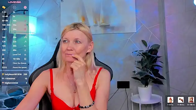 Julie_Lucas