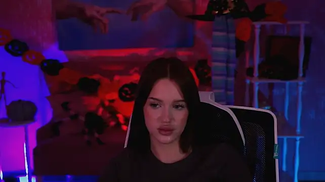AngelaHolmes