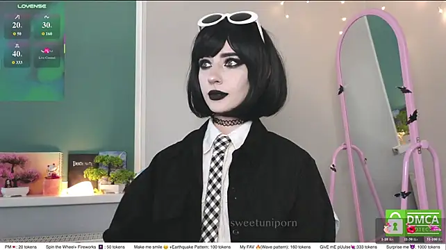 sweetuniporn live sex cam