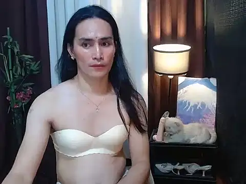 HornyKerujieTrans live cam on StripChat