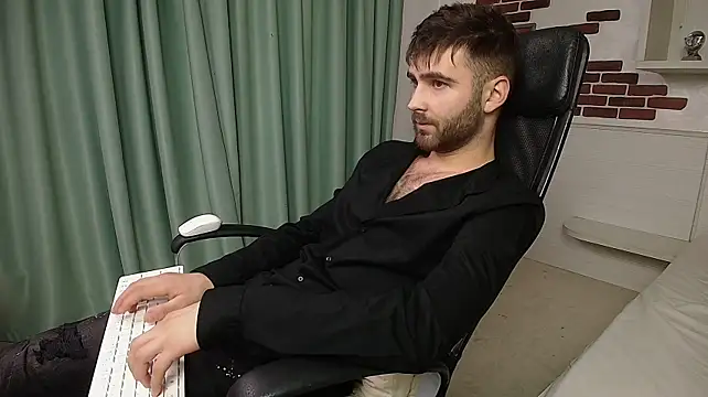 KyloEast live cam on StripChat