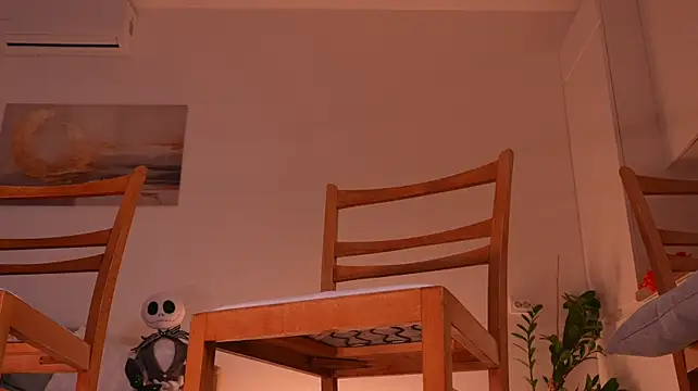 Miablueye live cam preview