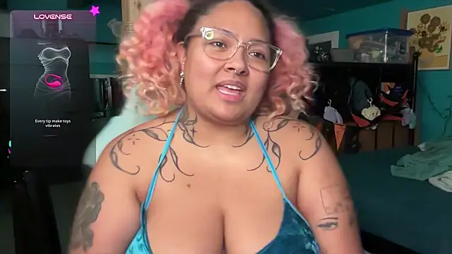 chilepinaaa live sex cam
