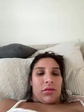 YourFavouriteSecret1 live cam preview