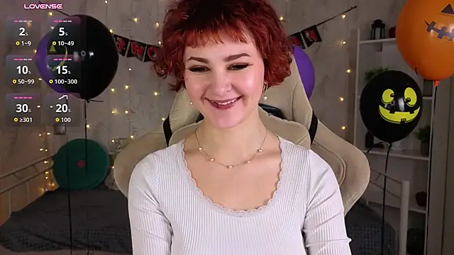 Kira__Fluffy live cam on StripChat