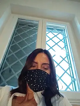 Akemi_rossi live cam preview