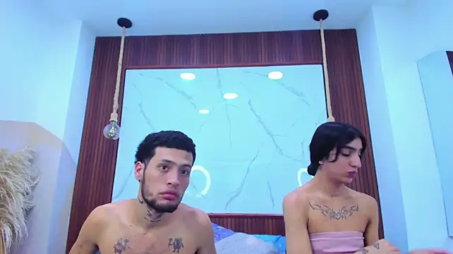 Loversinfire2 live cam on StripChat