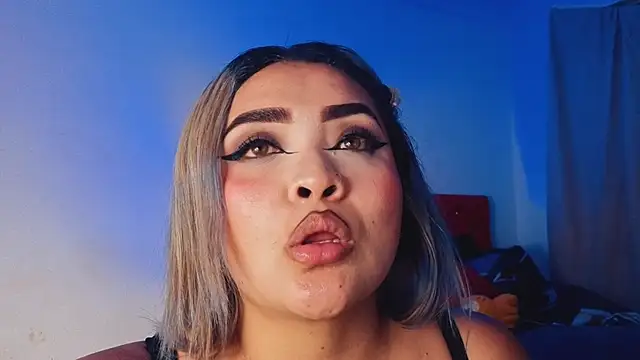 Agatha_humidity live cam on StripChat