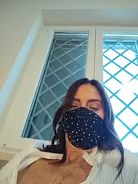Akemi_rossi live cam preview