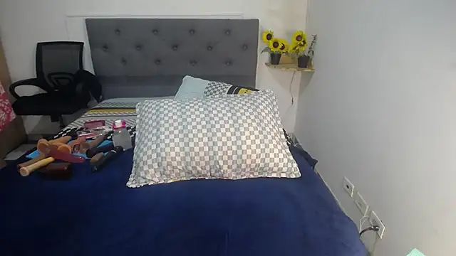 sasi_luna live cam on StripChat