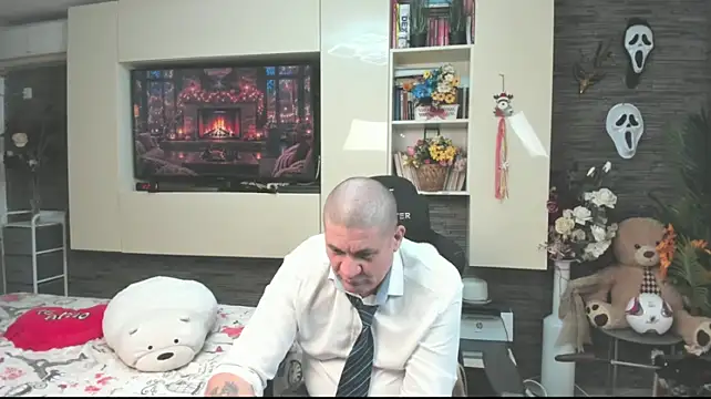 SpartacusDaddy48 live cam on StripChat